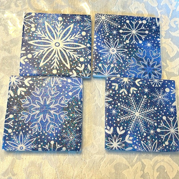 Set of 4 Blue and White ceramic coasters - Picture 2 of 6